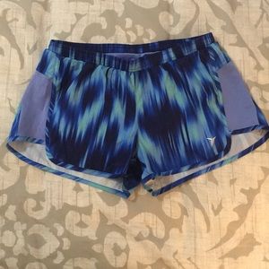 ❤️ Old Navy Light Weight Semi-Fitted Run Shorts ❤️